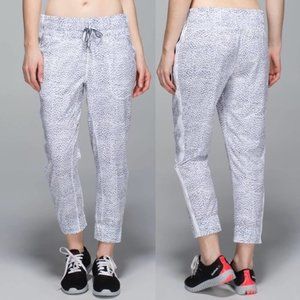 Lululemon Dottie Dash Tearaway Jogger Pant, Size 6